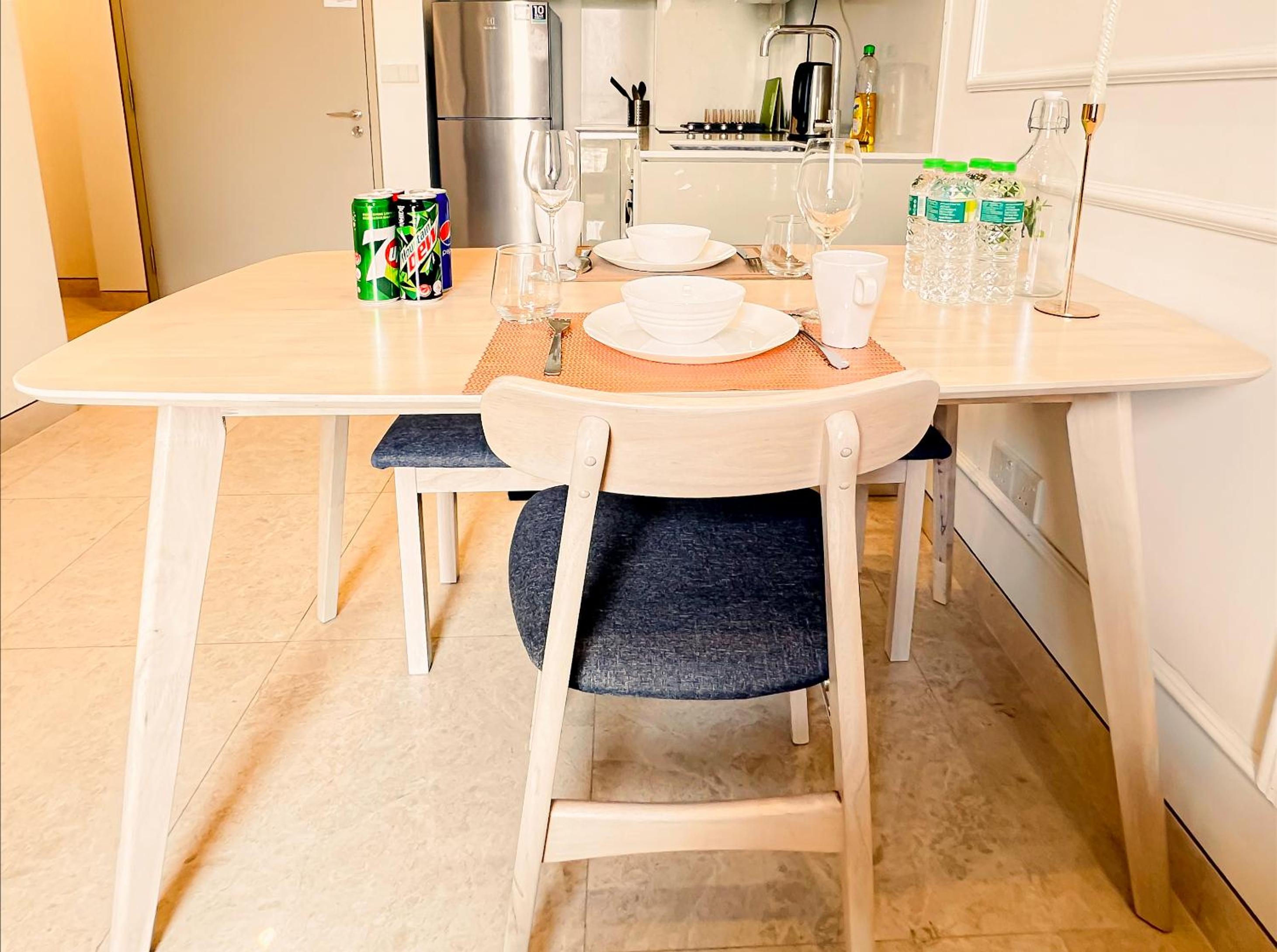 Lucentia Residences By Moonlight Home Stay!