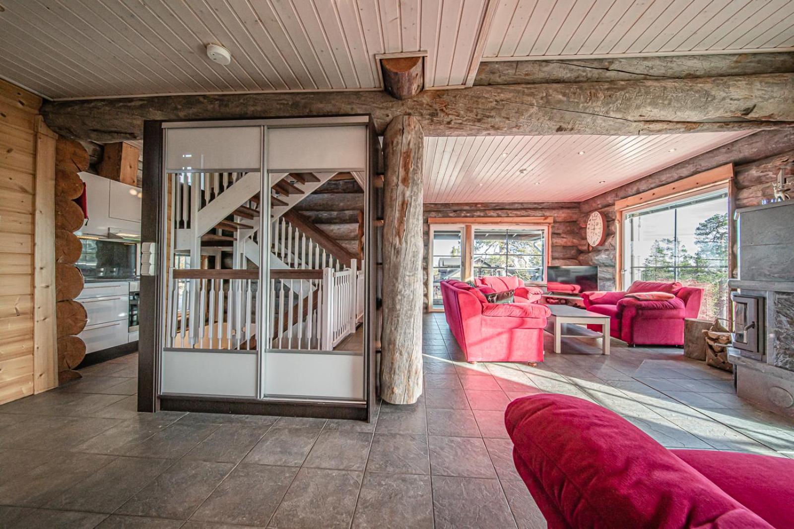 Villa Icehaven by Aavalevi