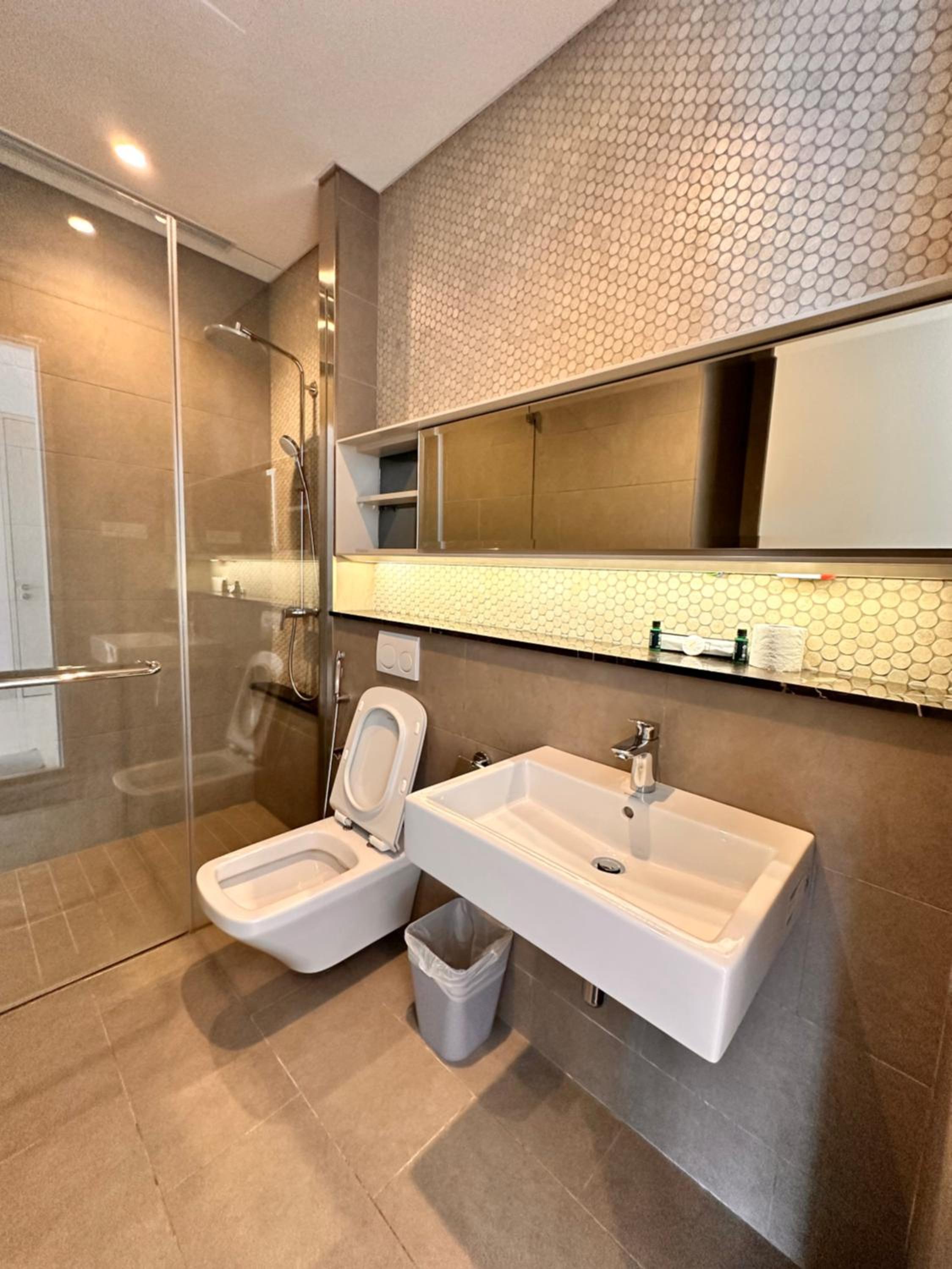 Lucentia Residences By Moonlight Home Stay!