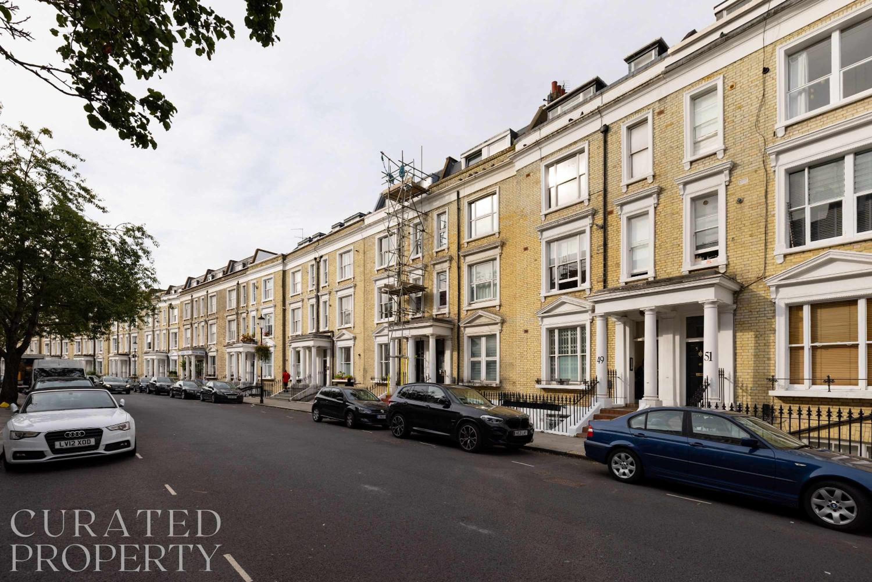 Chic & Sunlit Earls Court Flat