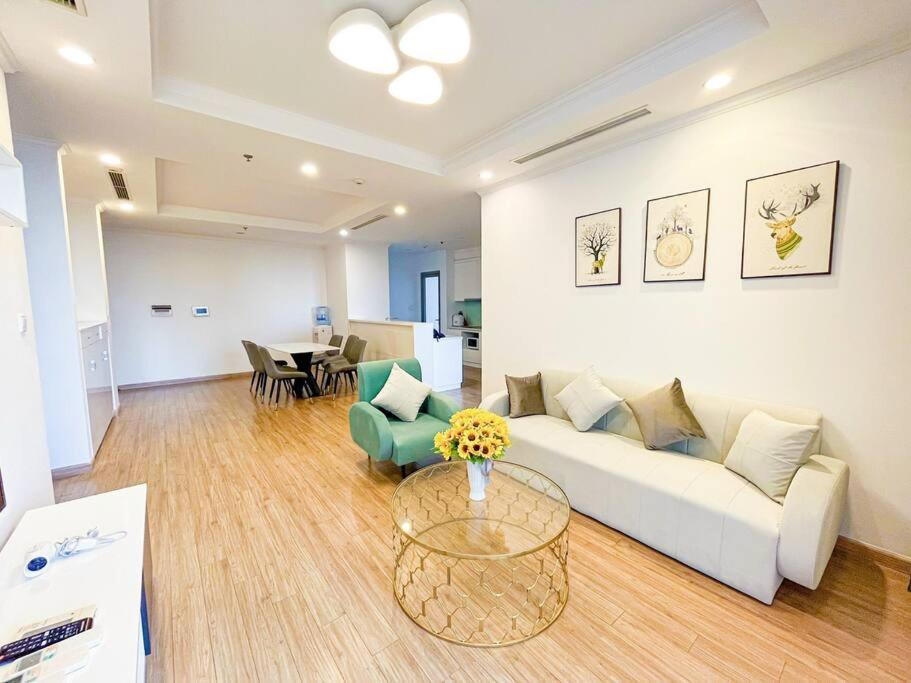 Căn hộ 4 phòng ngủ rộng,thoáng mát, view bể bơi