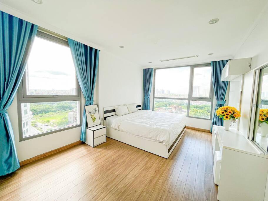 Căn hộ 4 phòng ngủ rộng,thoáng mát, view bể bơi