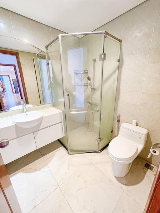 Căn hộ 4 phòng ngủ rộng,thoáng mát, view bể bơi