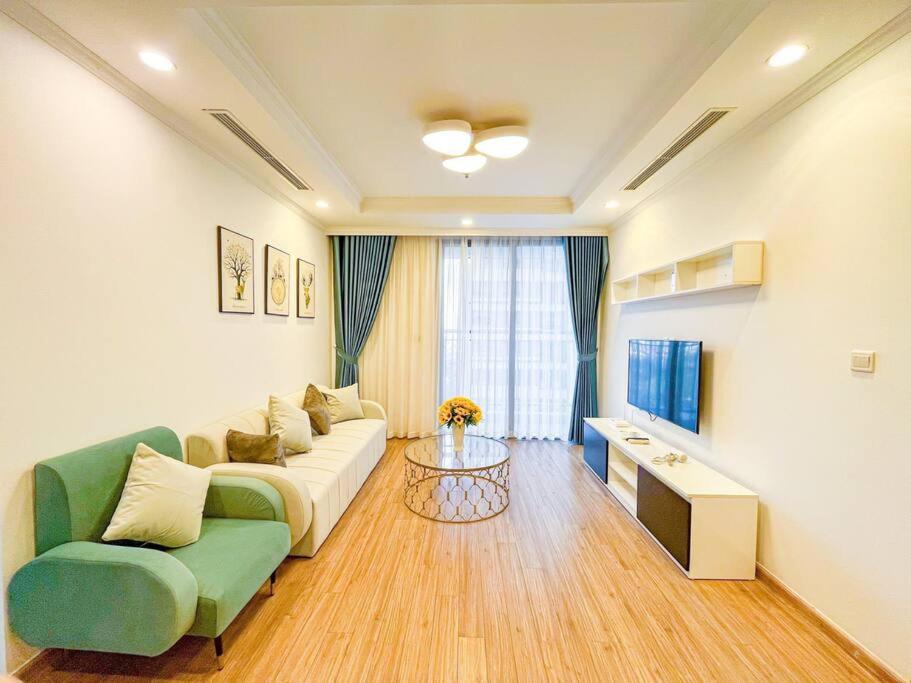 Căn hộ 4 phòng ngủ rộng,thoáng mát, view bể bơi