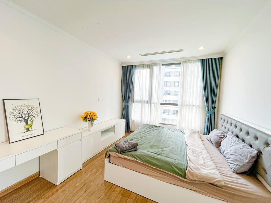Căn hộ 4 phòng ngủ rộng,thoáng mát, view bể bơi