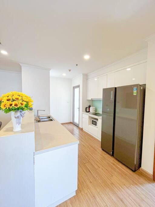 Căn hộ 4 phòng ngủ rộng,thoáng mát, view bể bơi