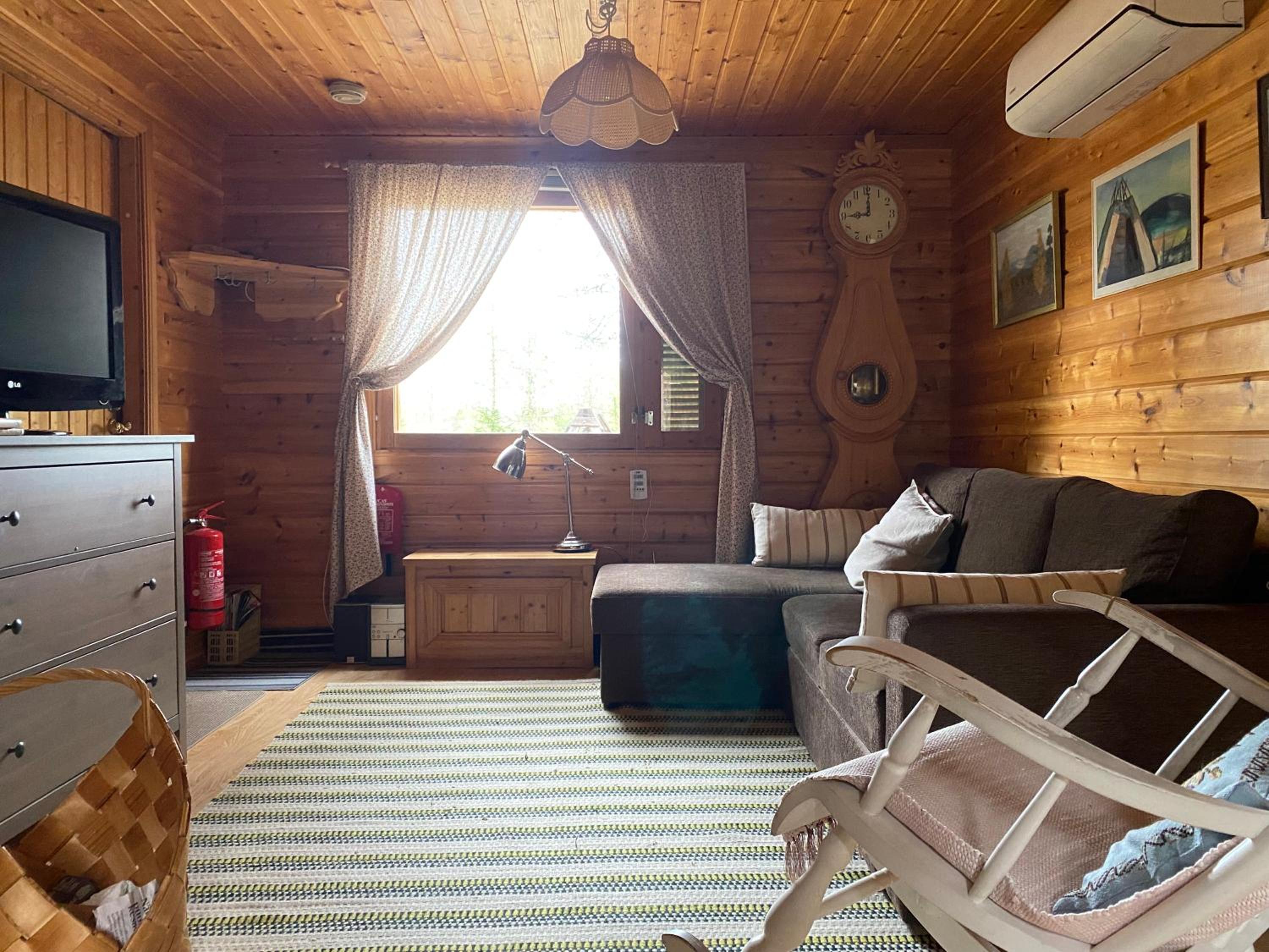 Tievaharju Cabin