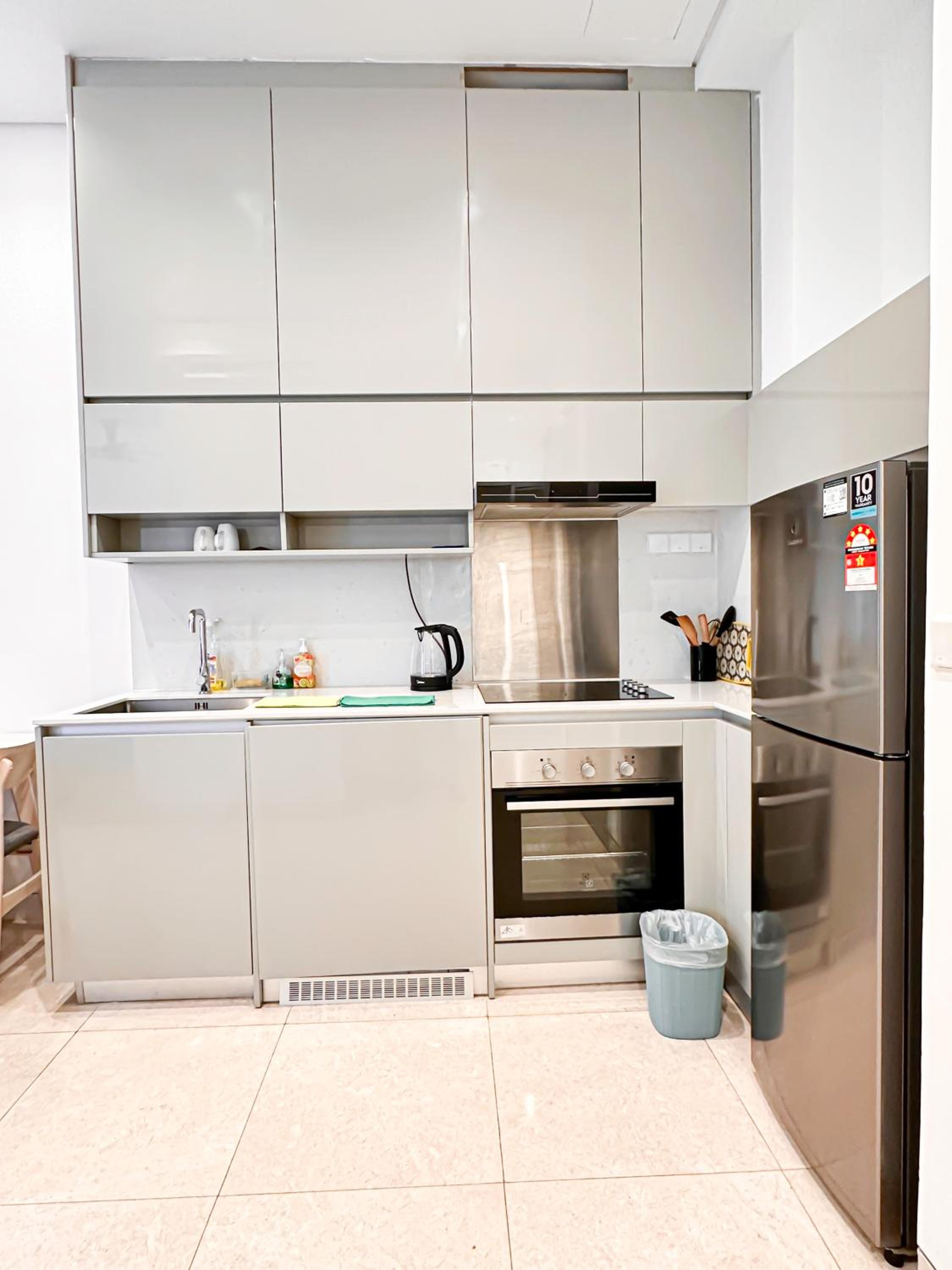 Lucentia Residences By Moonlight Home Stay!