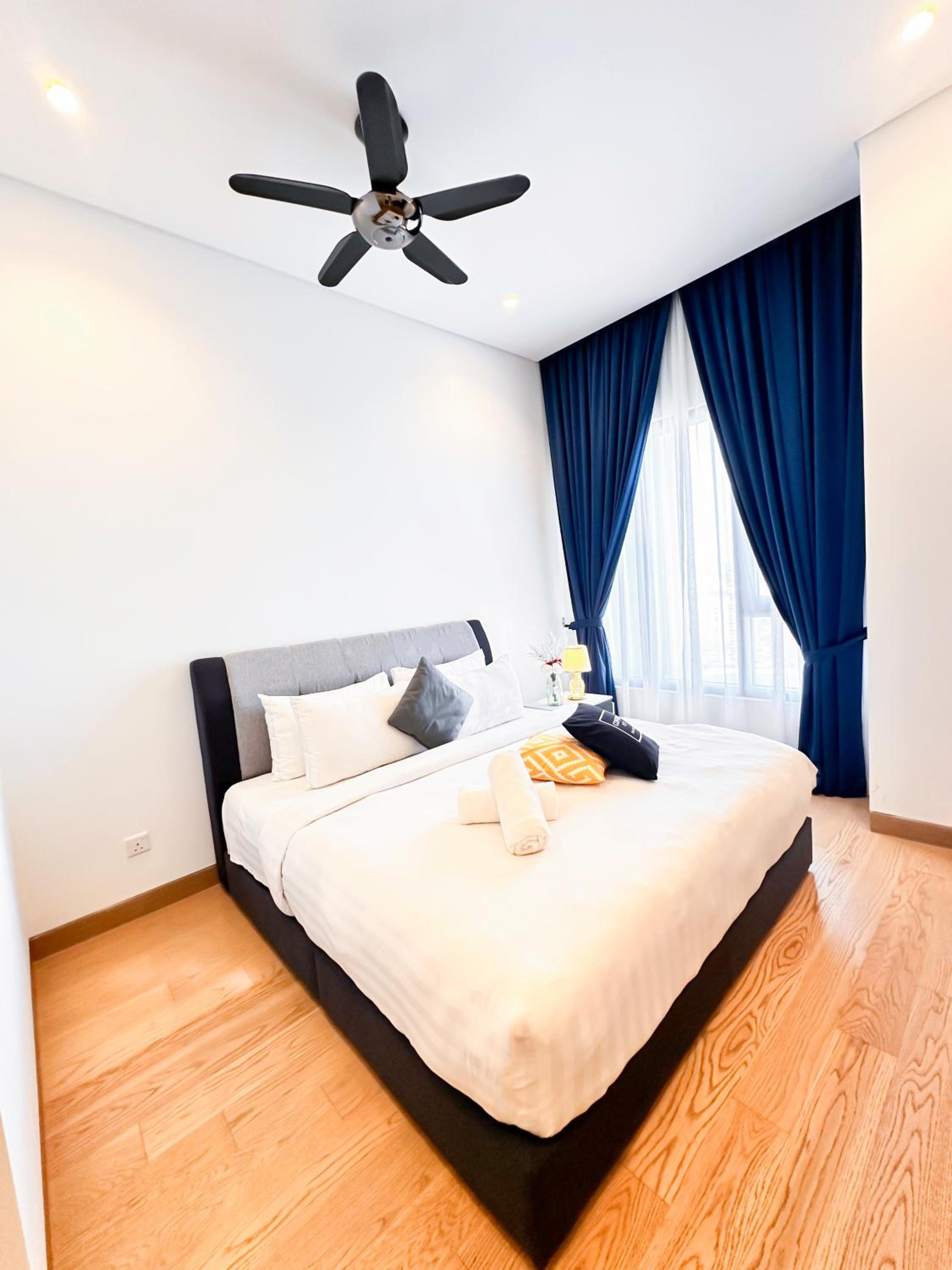 Lucentia Residences By Moonlight Home Stay!