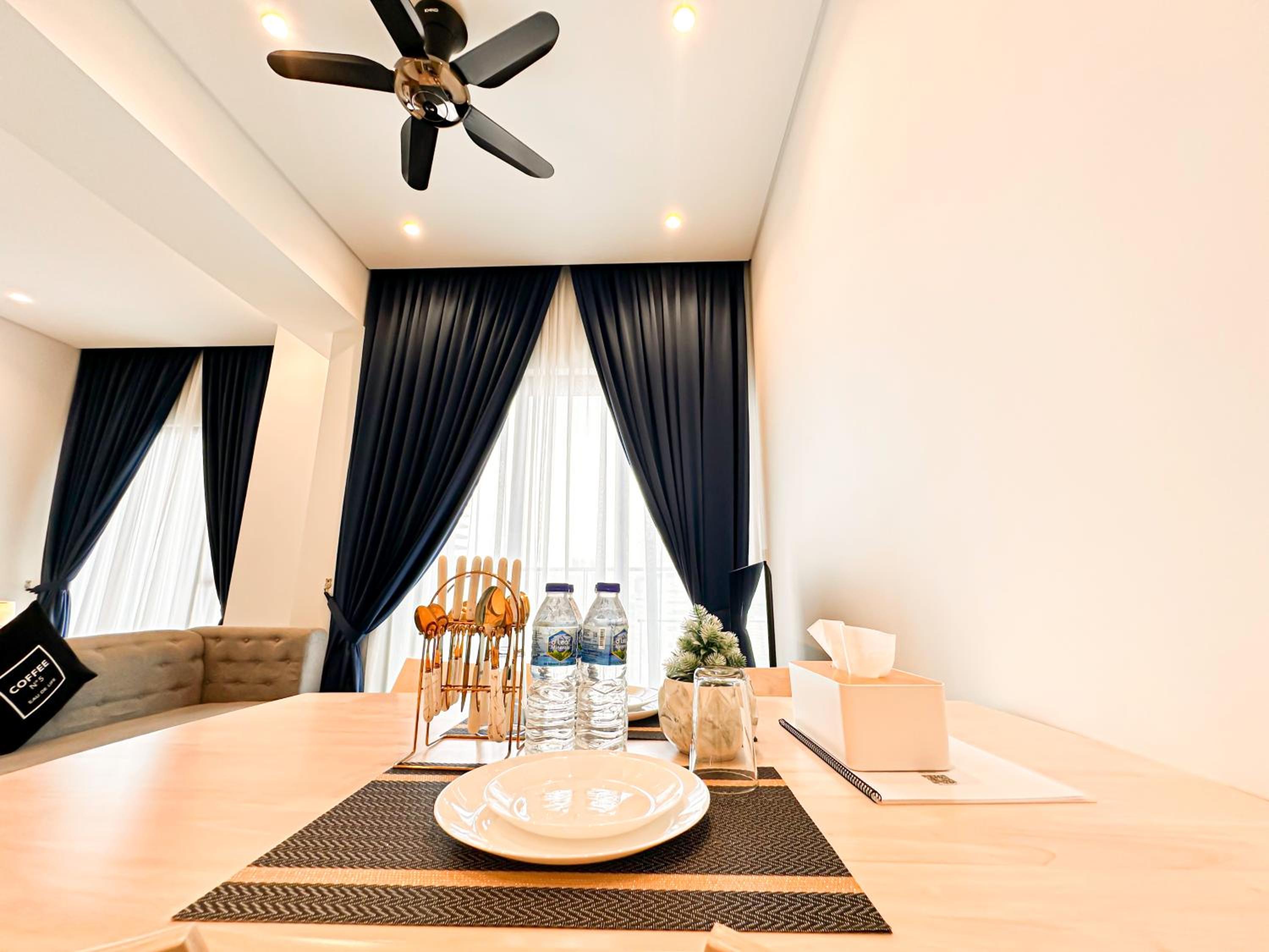 Lucentia Residences By Moonlight Home Stay!