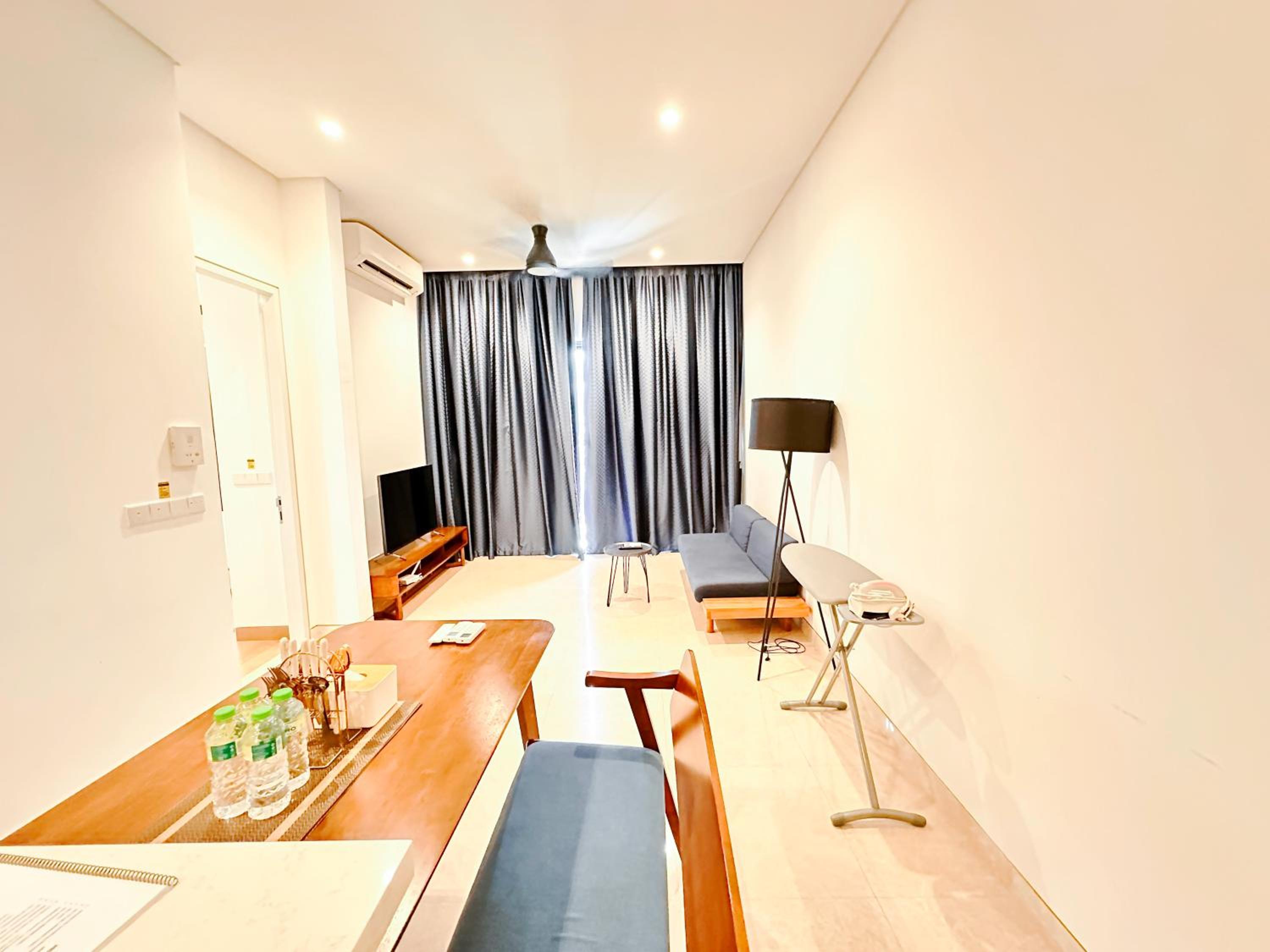 Lucentia Residences By Moonlight Home Stay!