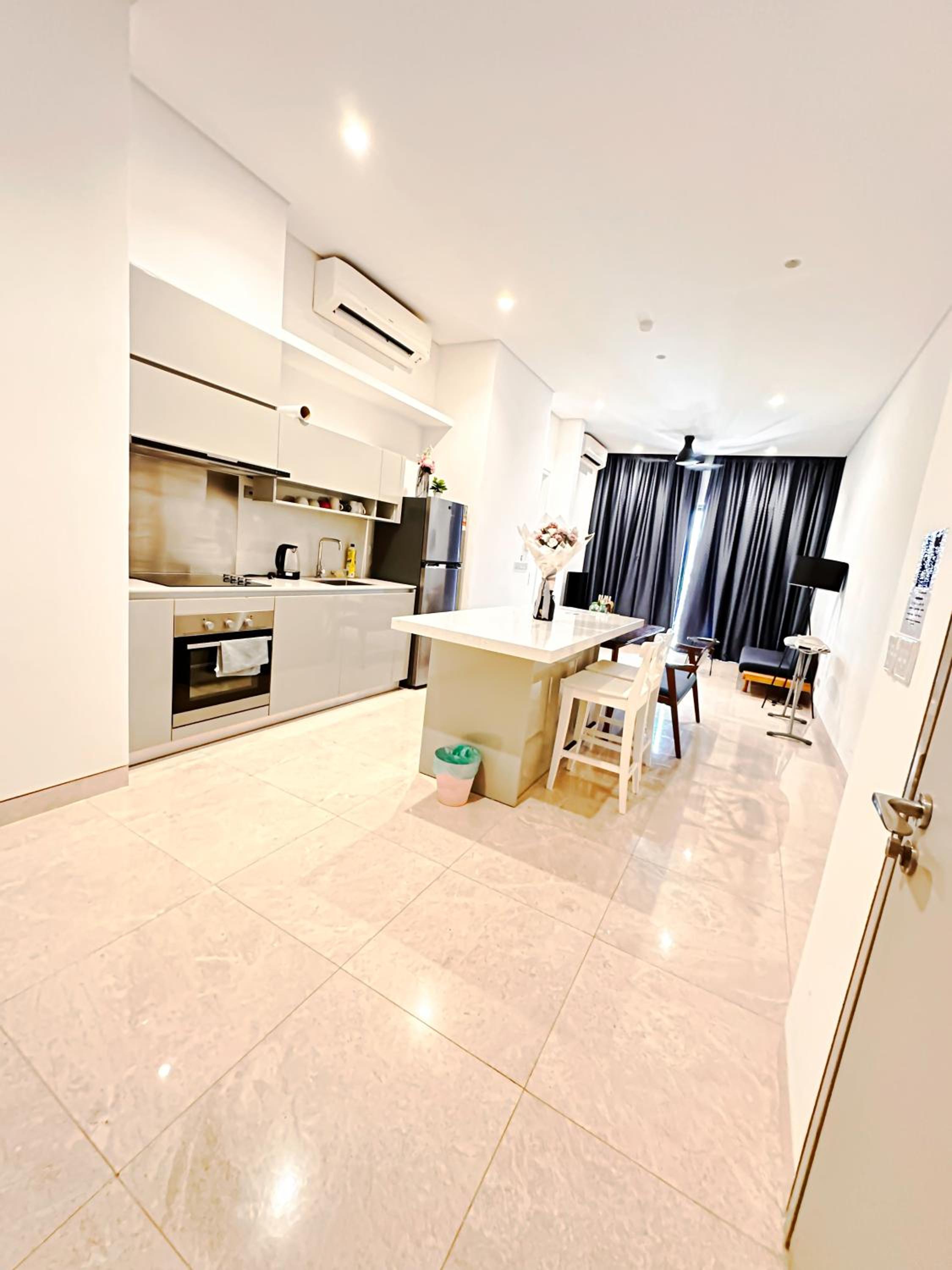 Lucentia Residences By Moonlight Home Stay!