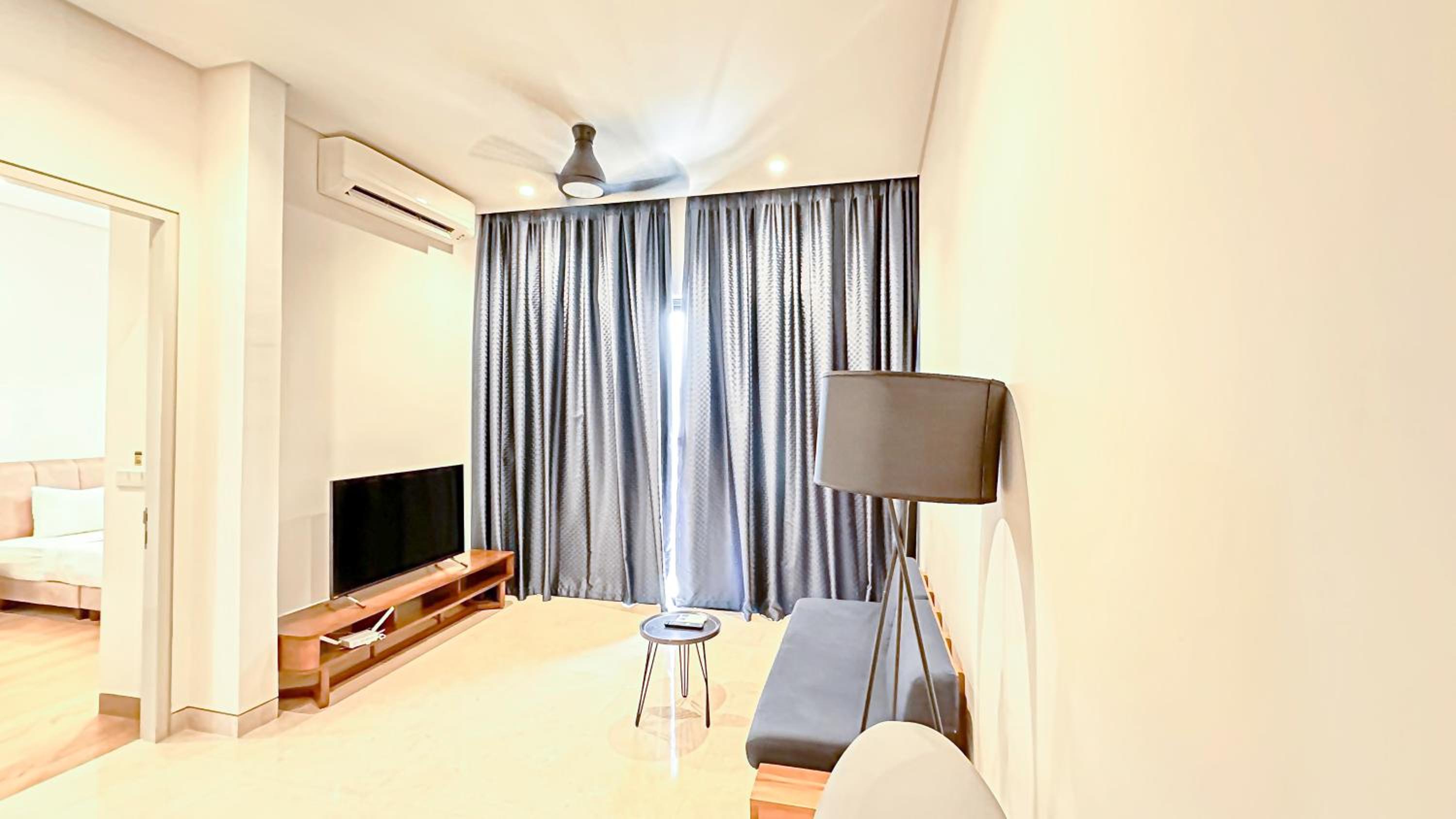 Lucentia Residences By Moonlight Home Stay!