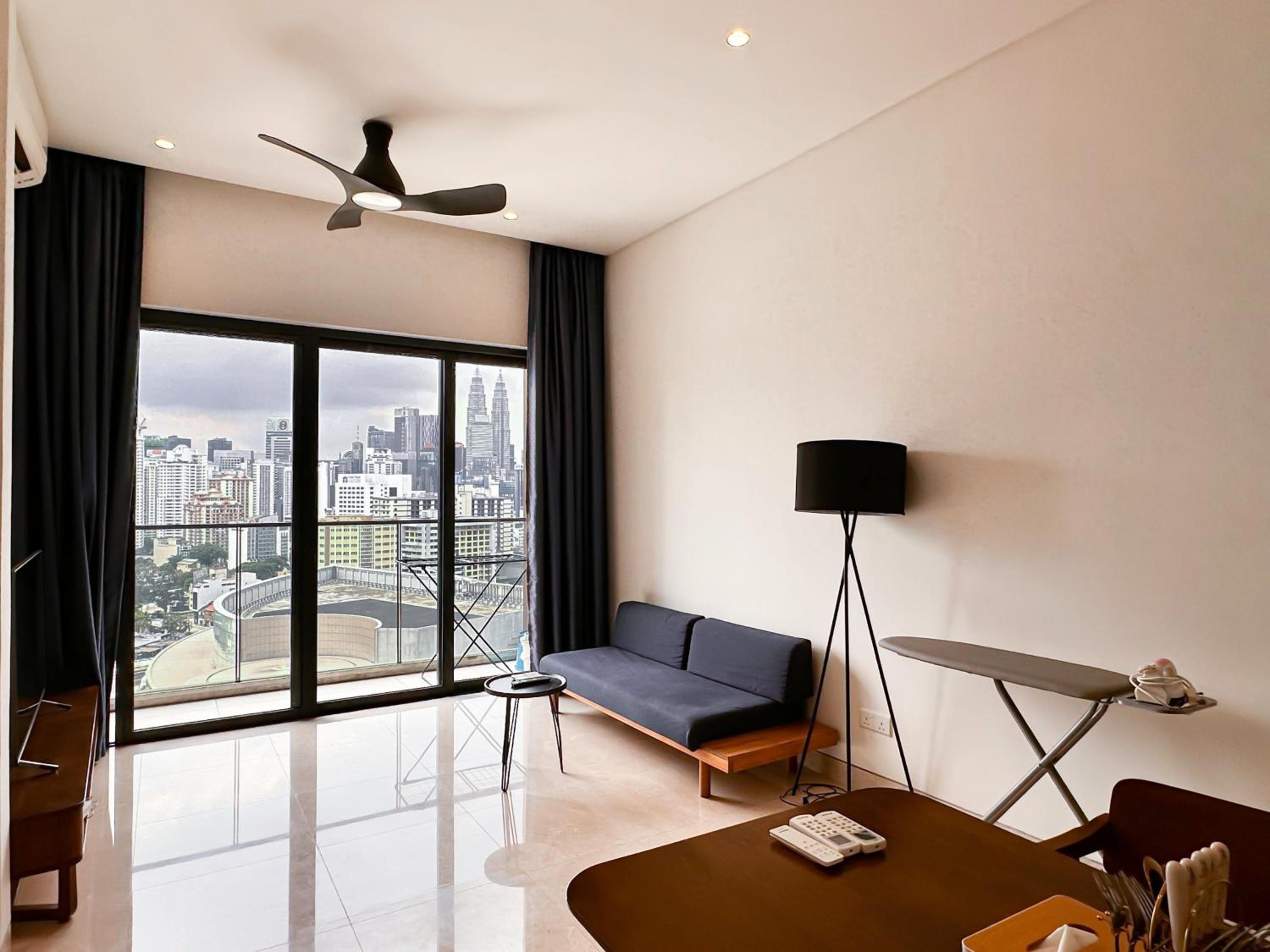 Lucentia Residences By Moonlight Home Stay!