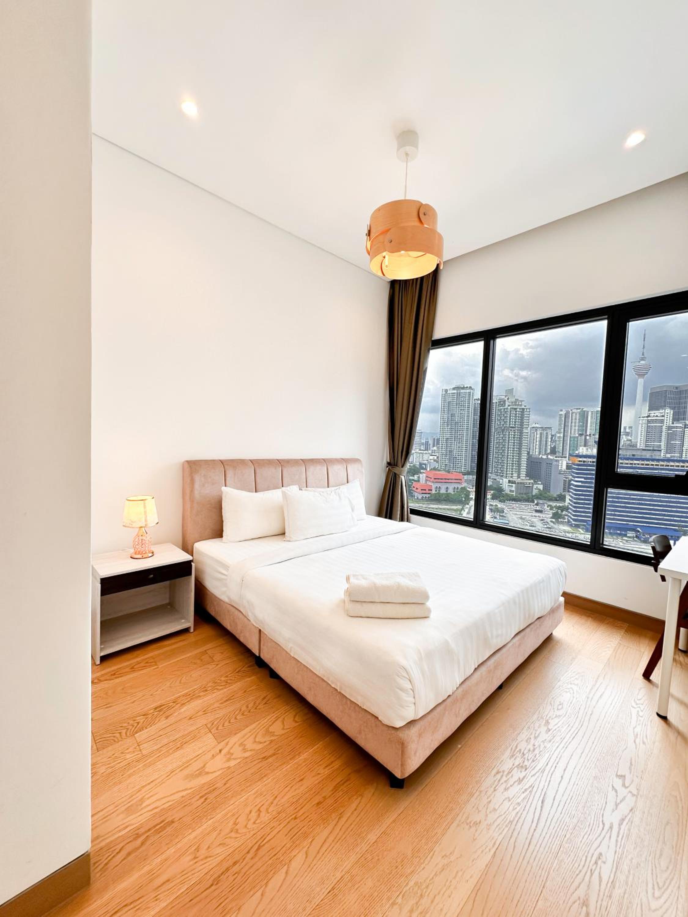 Lucentia Residences By Moonlight Home Stay!