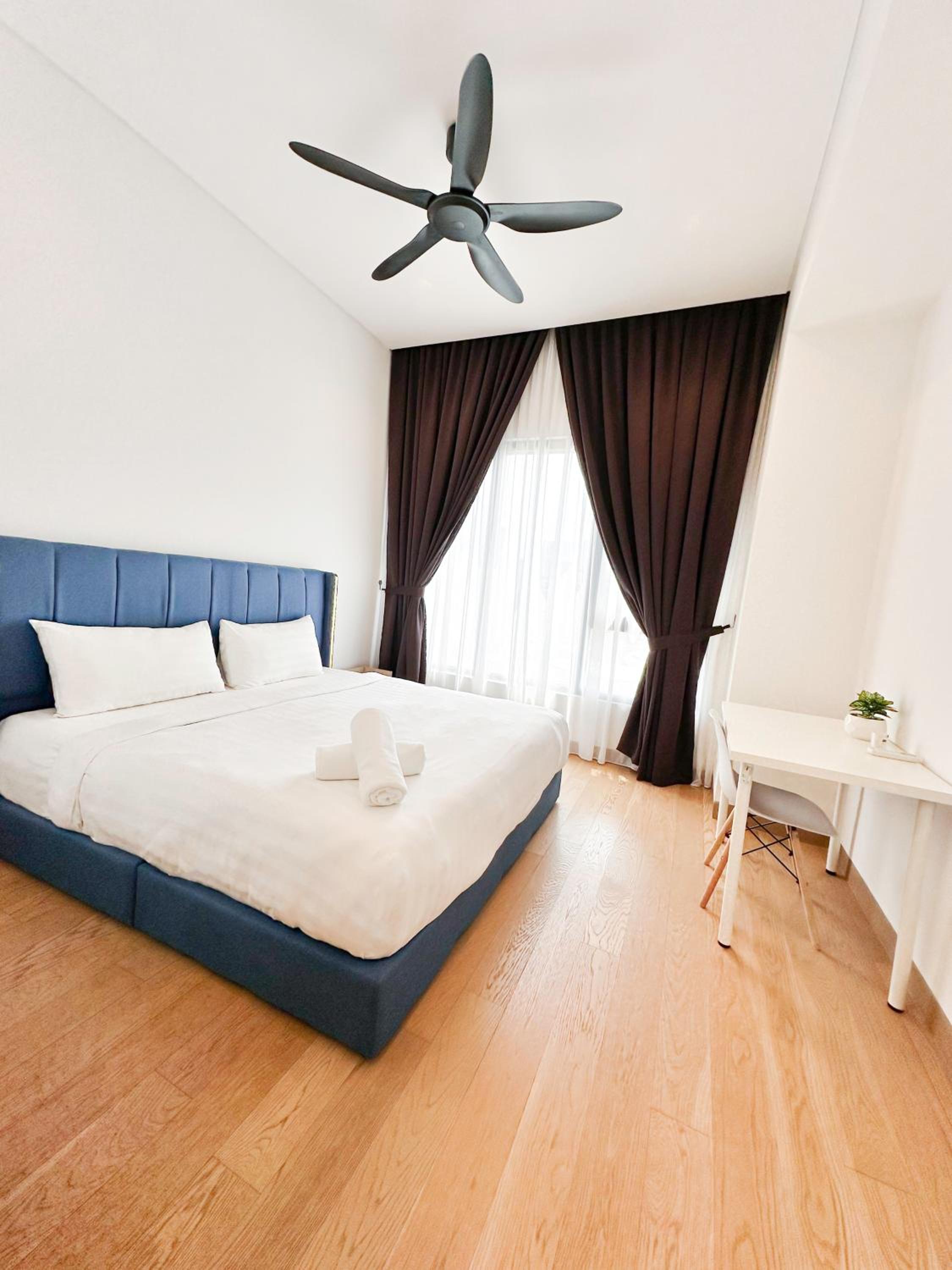 Lucentia Residences By Moonlight Home Stay!