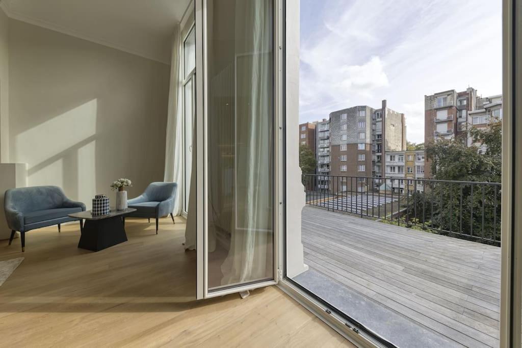 Luxurious 3 Bedrooms City Center