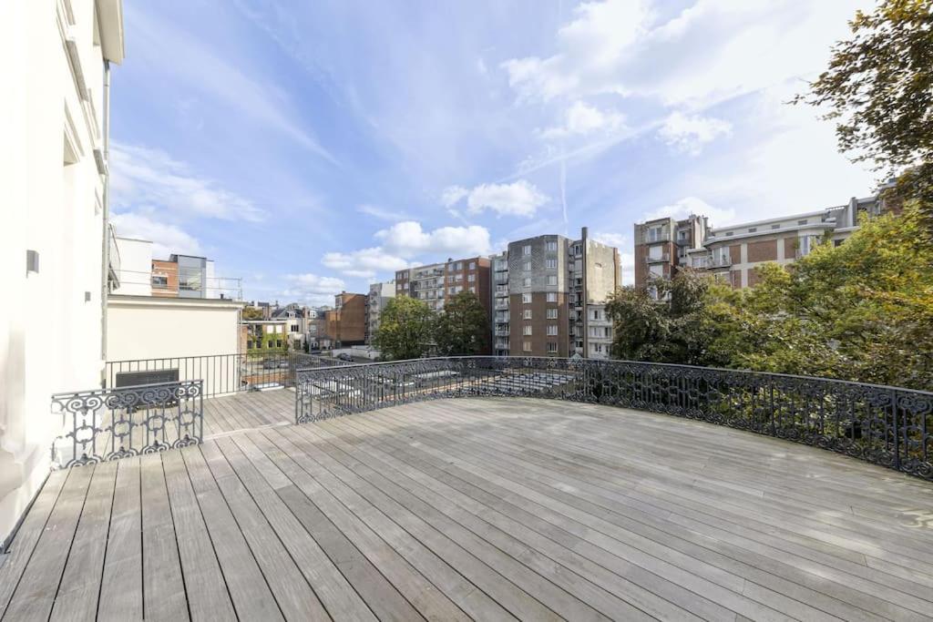 Luxurious 3 Bedrooms City Center