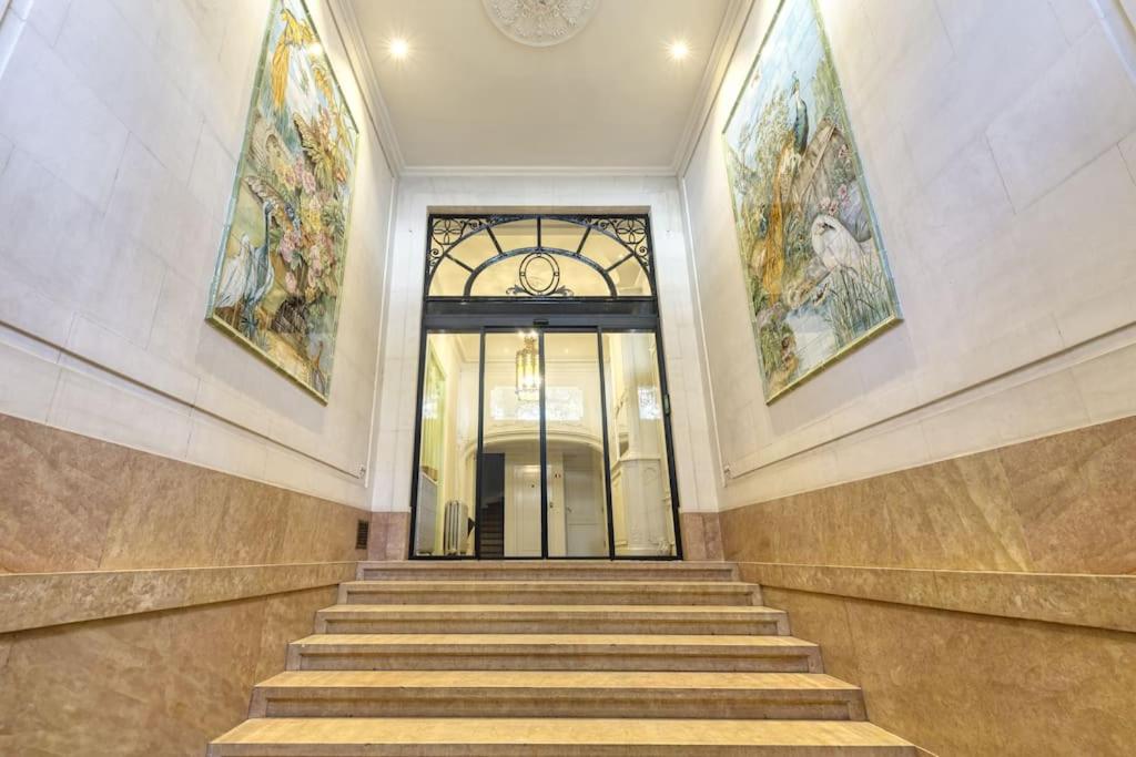 Luxurious 3 Bedrooms City Center