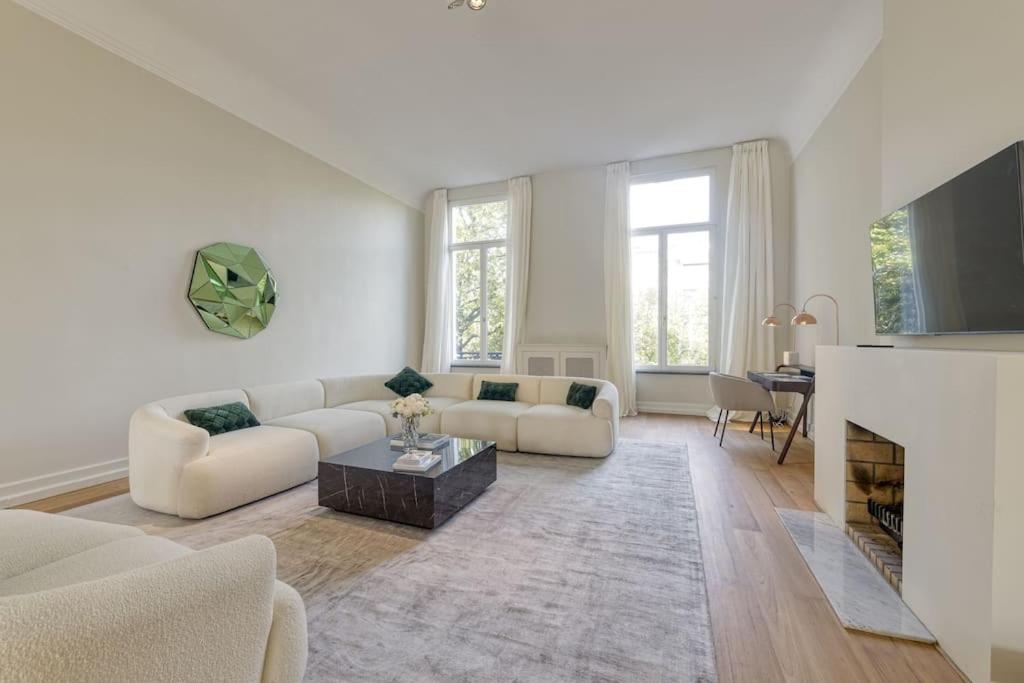 Luxurious 3 Bedrooms City Center