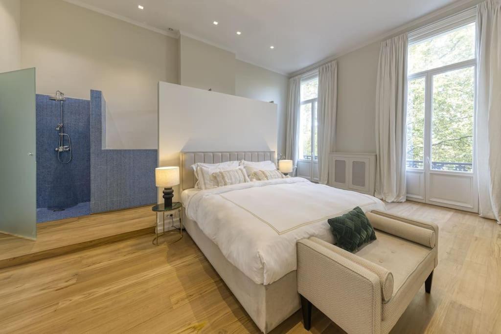 Luxurious 3 Bedrooms City Center