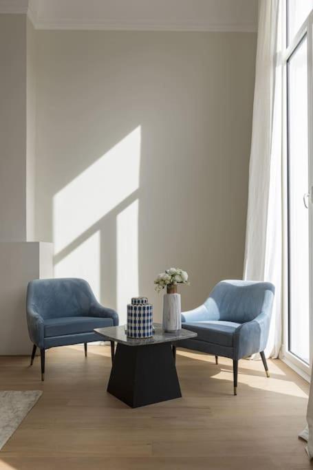 Luxurious 3 Bedrooms City Center