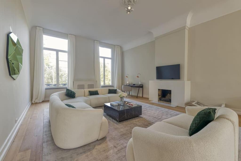 Luxurious 3 Bedrooms City Center