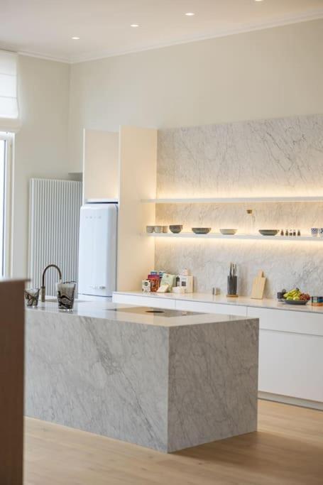 Luxurious 3 Bedrooms City Center