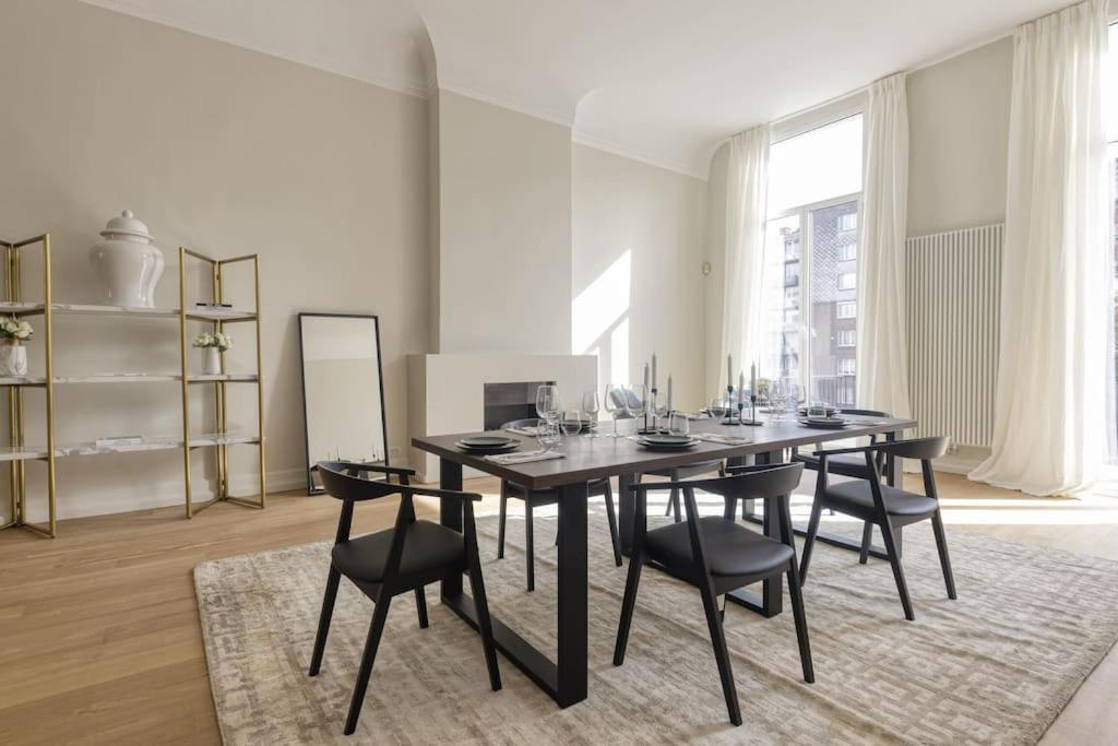 Luxurious 3 Bedrooms City Center