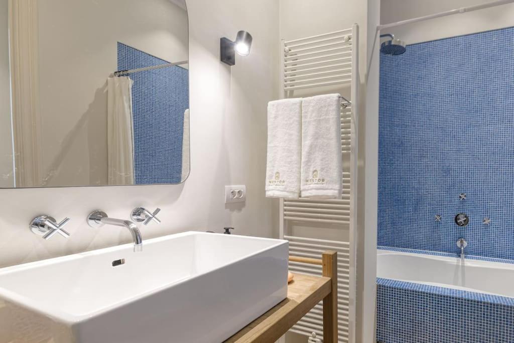 Luxurious 3 Bedrooms City Center