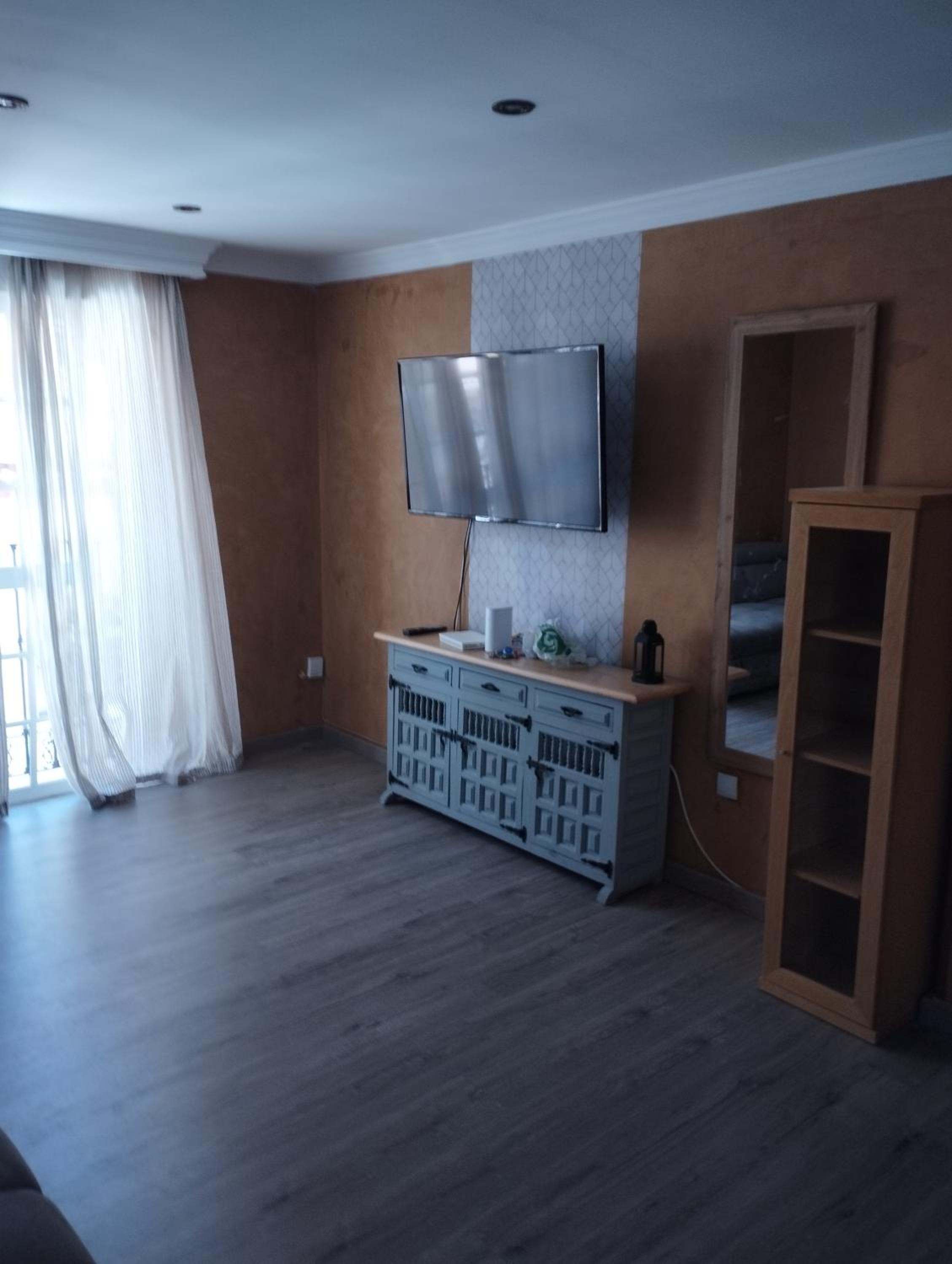 Virgen Gracia 8, center, quite, parking on request, VG