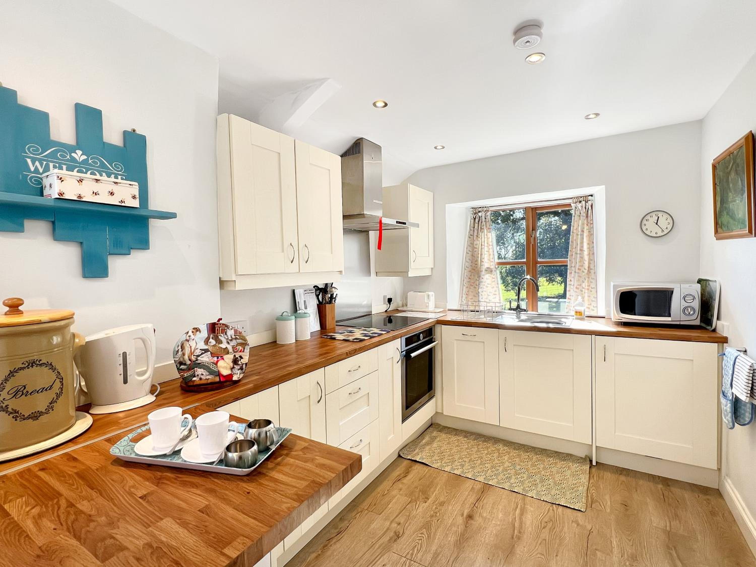 Barn Cottage Brayford view 5