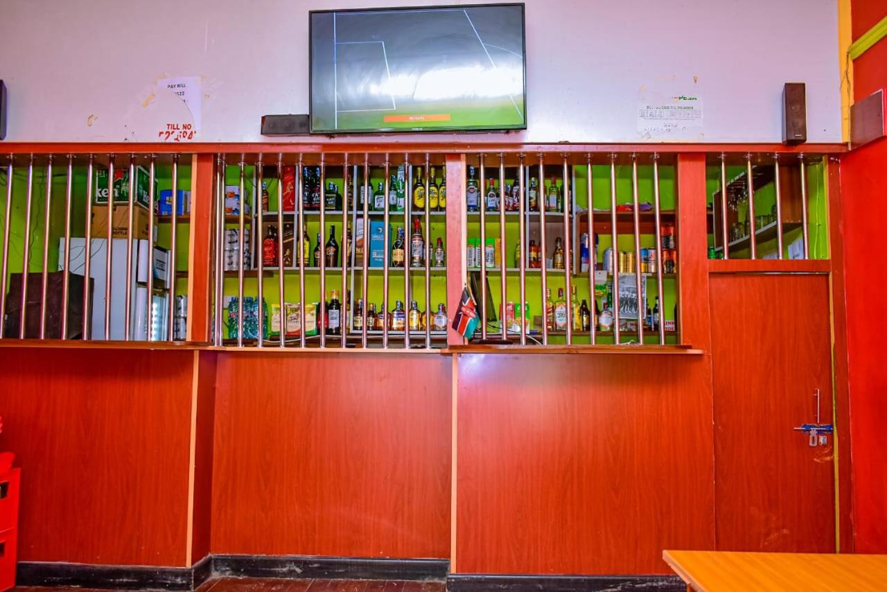 Lions Den Guest rooms view 4