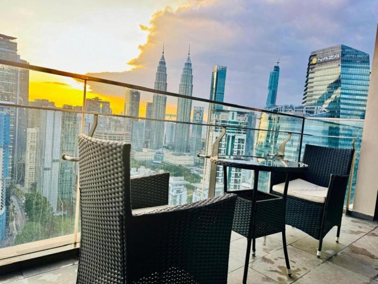 Crown Suites The Manor KLCC Kuala Lumpur City Center