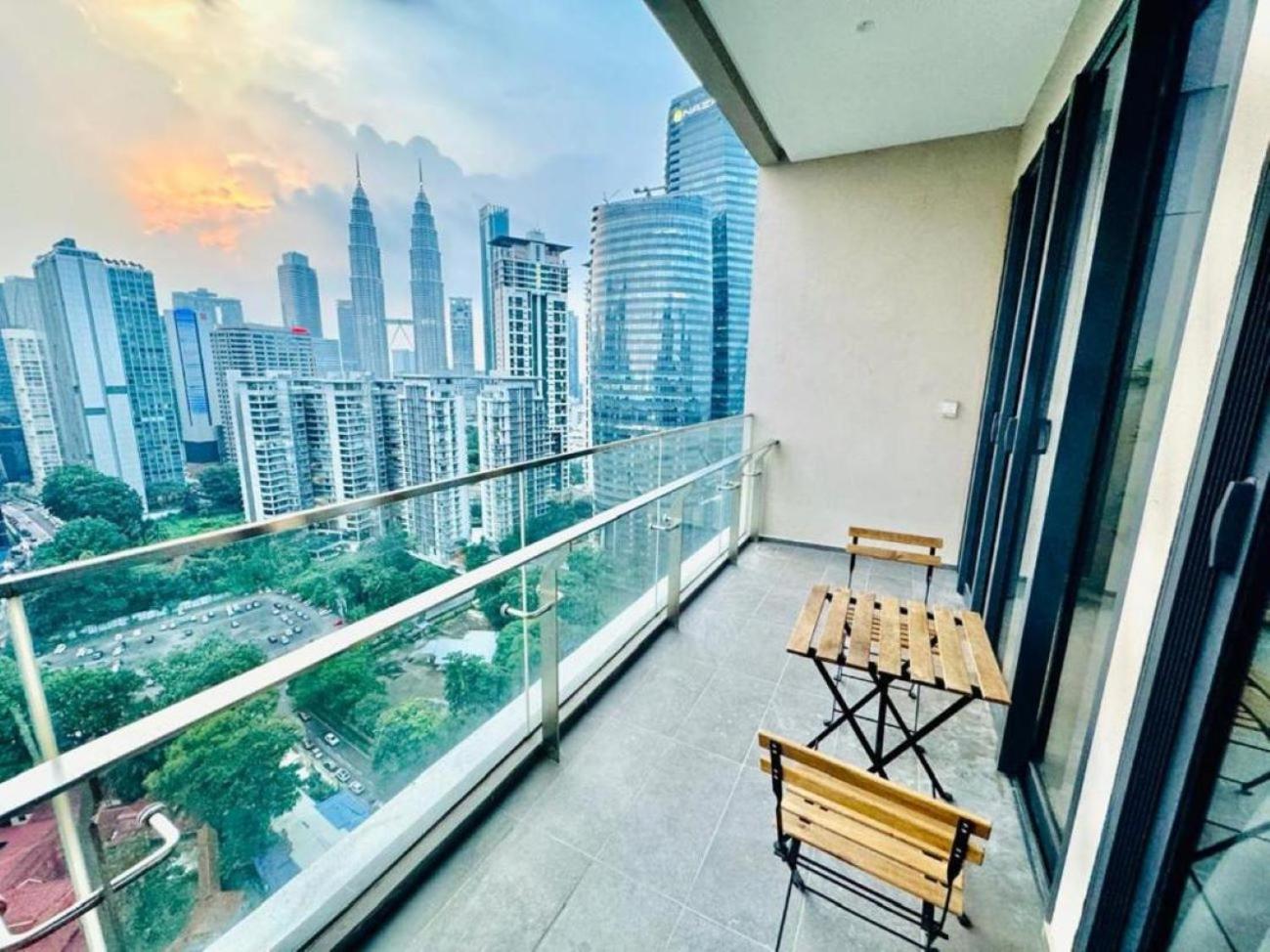 Crown Suites The Manor KLCC Kuala Lumpur City Center