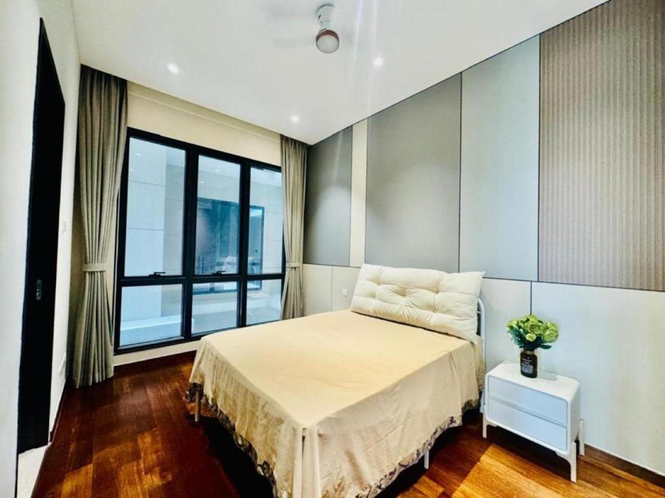 Crown Suites The Manor KLCC Kuala Lumpur City Center