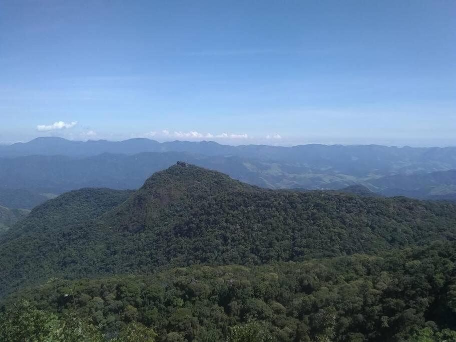 Chalé Green Action, serra, verde e cachoeira!g