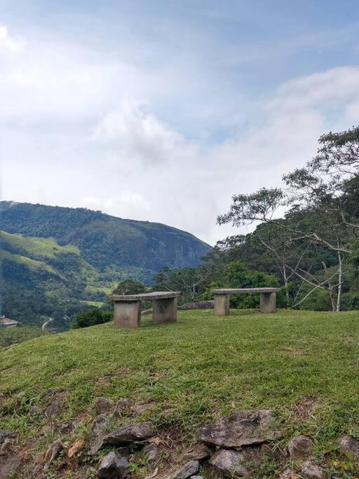 Chalé Green Action, serra, verde e cachoeira!g