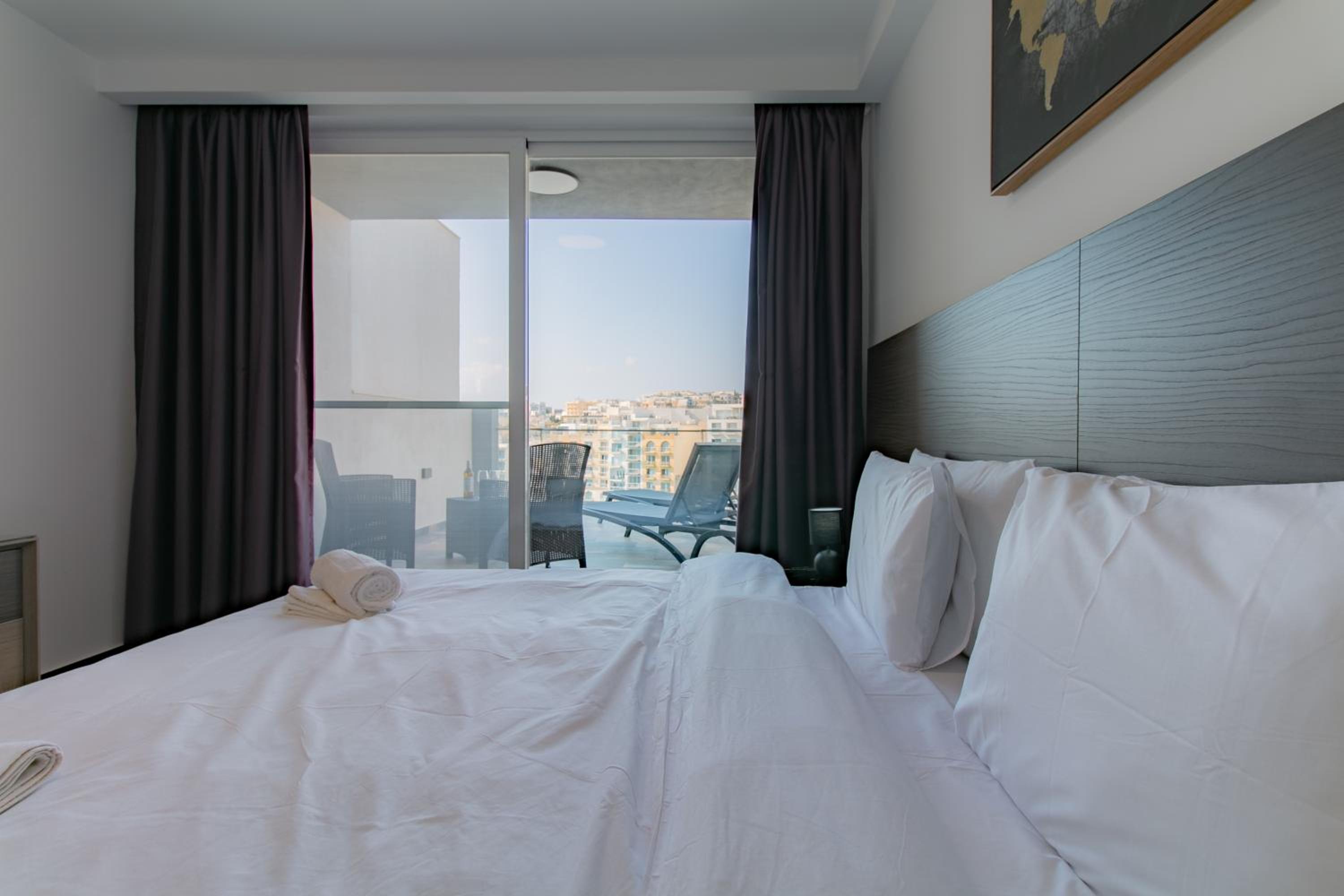 Spinola Duplex Penthouse Deluxe photo 3