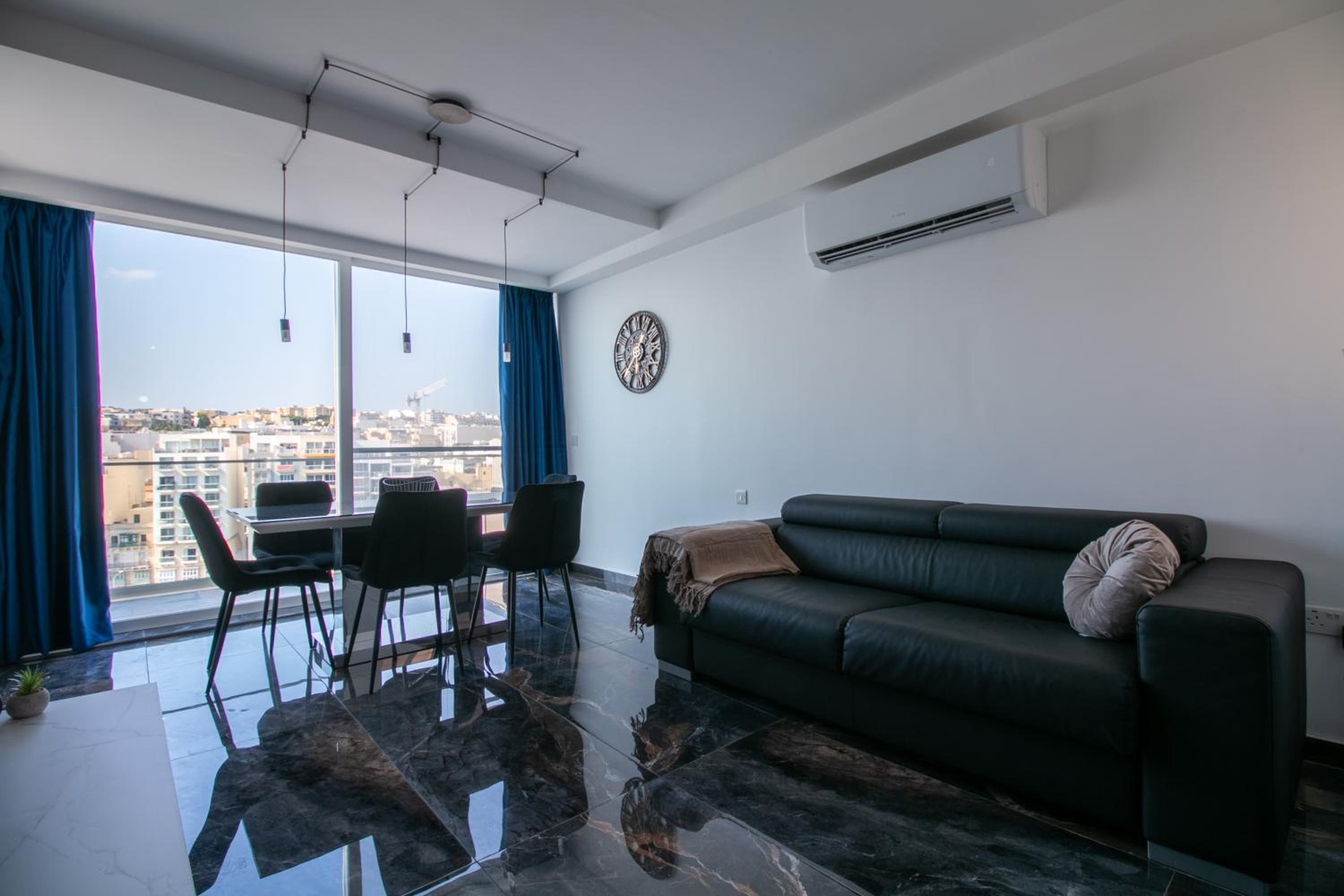 Spinola Duplex Penthouse Deluxe photo 2
