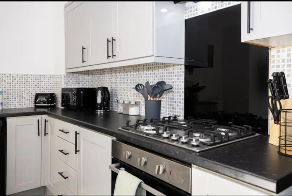 Contractor Stay by Mersey Tunnel view 2