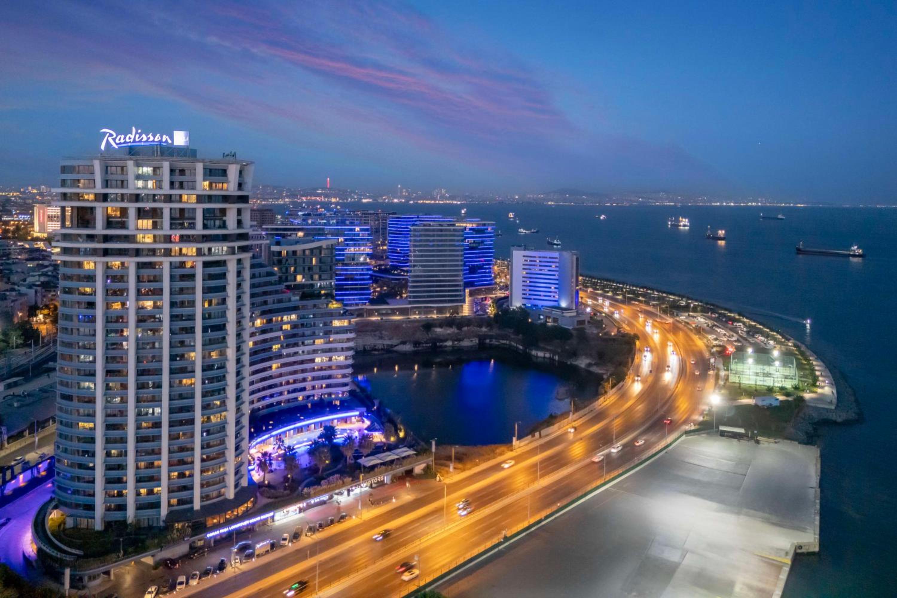 Radisson Blu Otel İstanbul Ottomare - Image 16