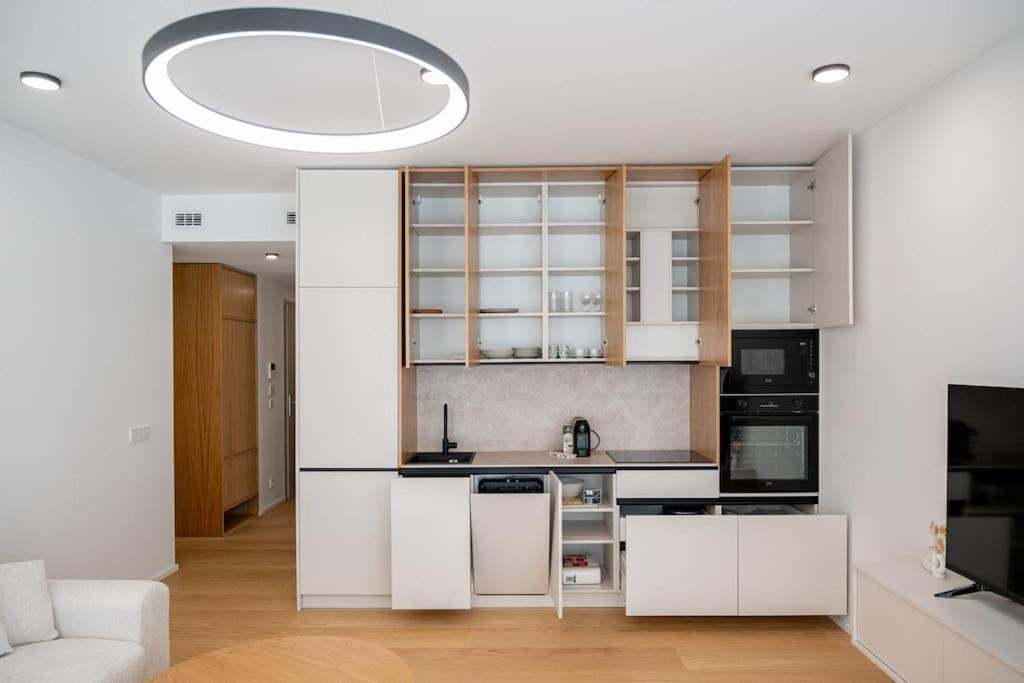 LIGET - luxury apartment, great location view 3