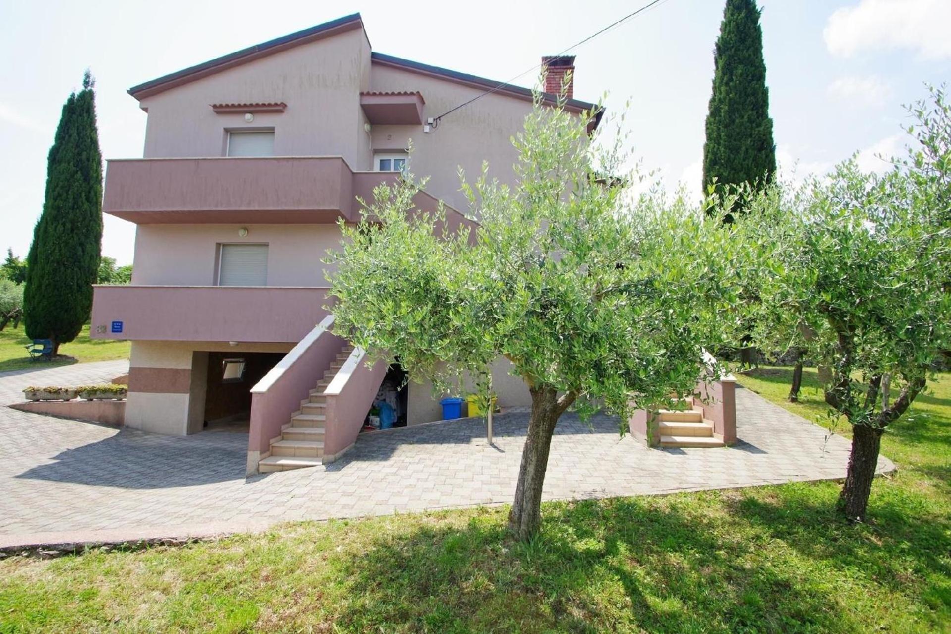 Ferienhaus mit schönem Garten
