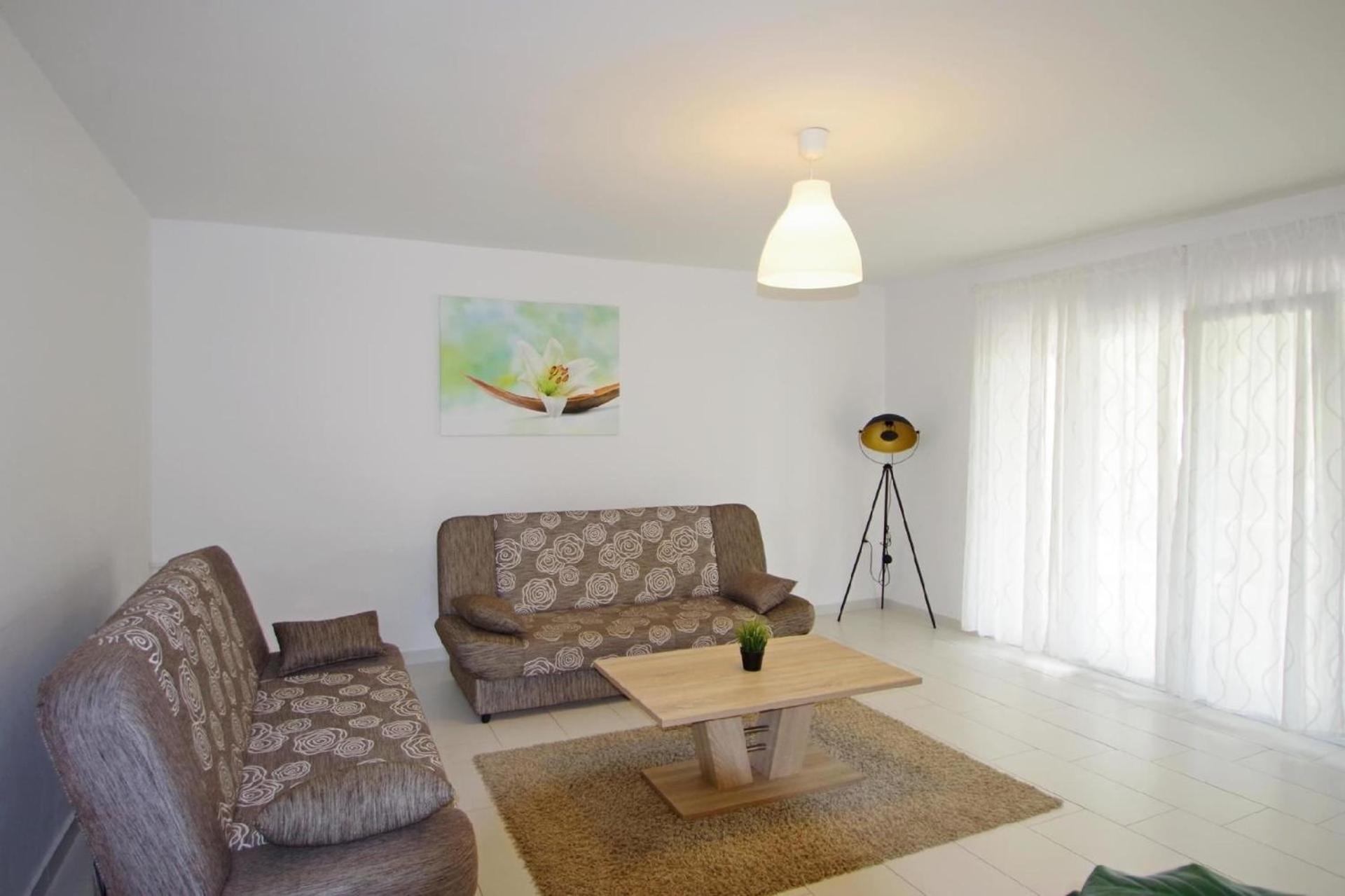 Ferienwohnung in Rakalj mit Grill und Garten