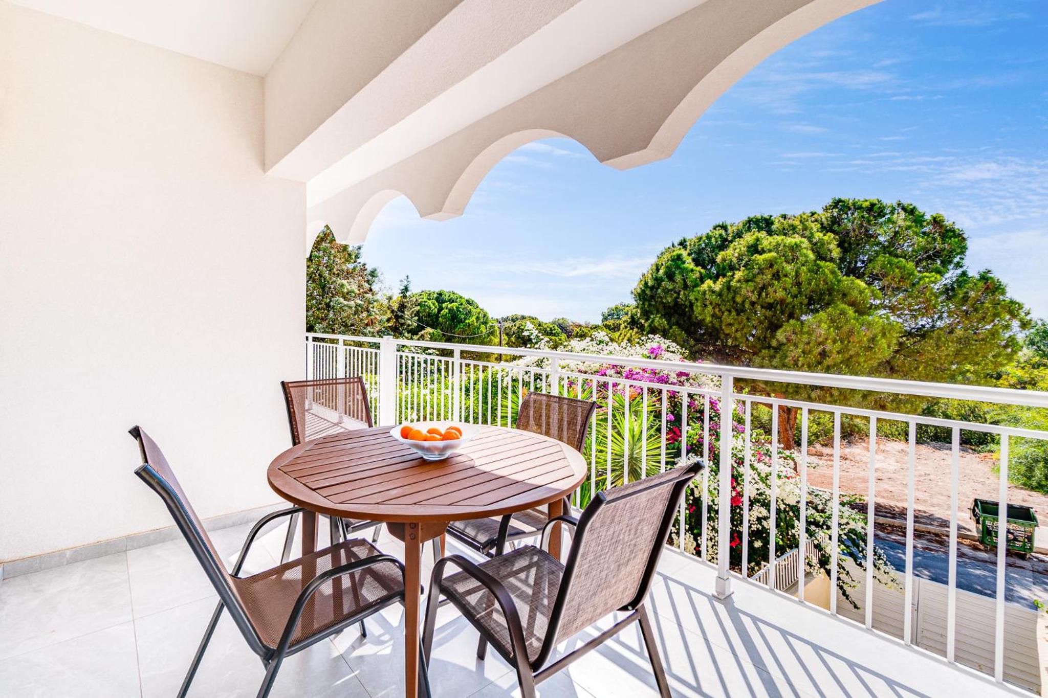 Villa Bettina By Ezoria Villas