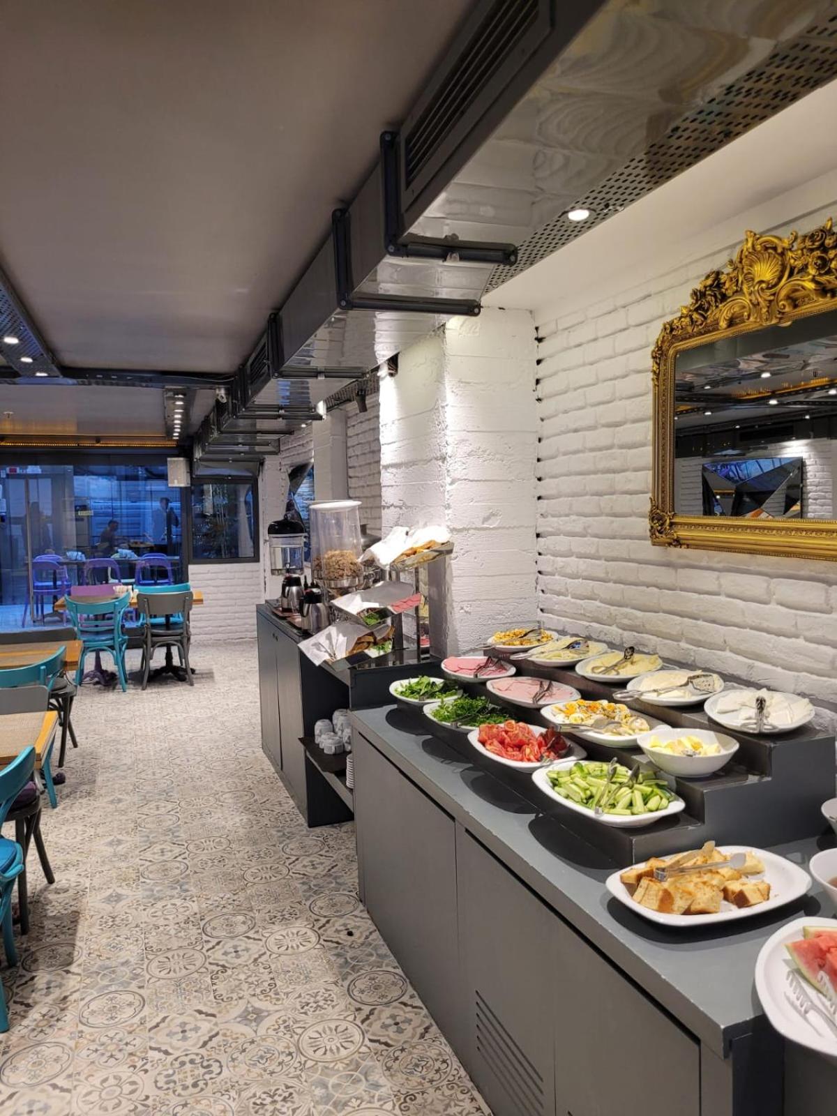 Tulip City Hotel - Image 137