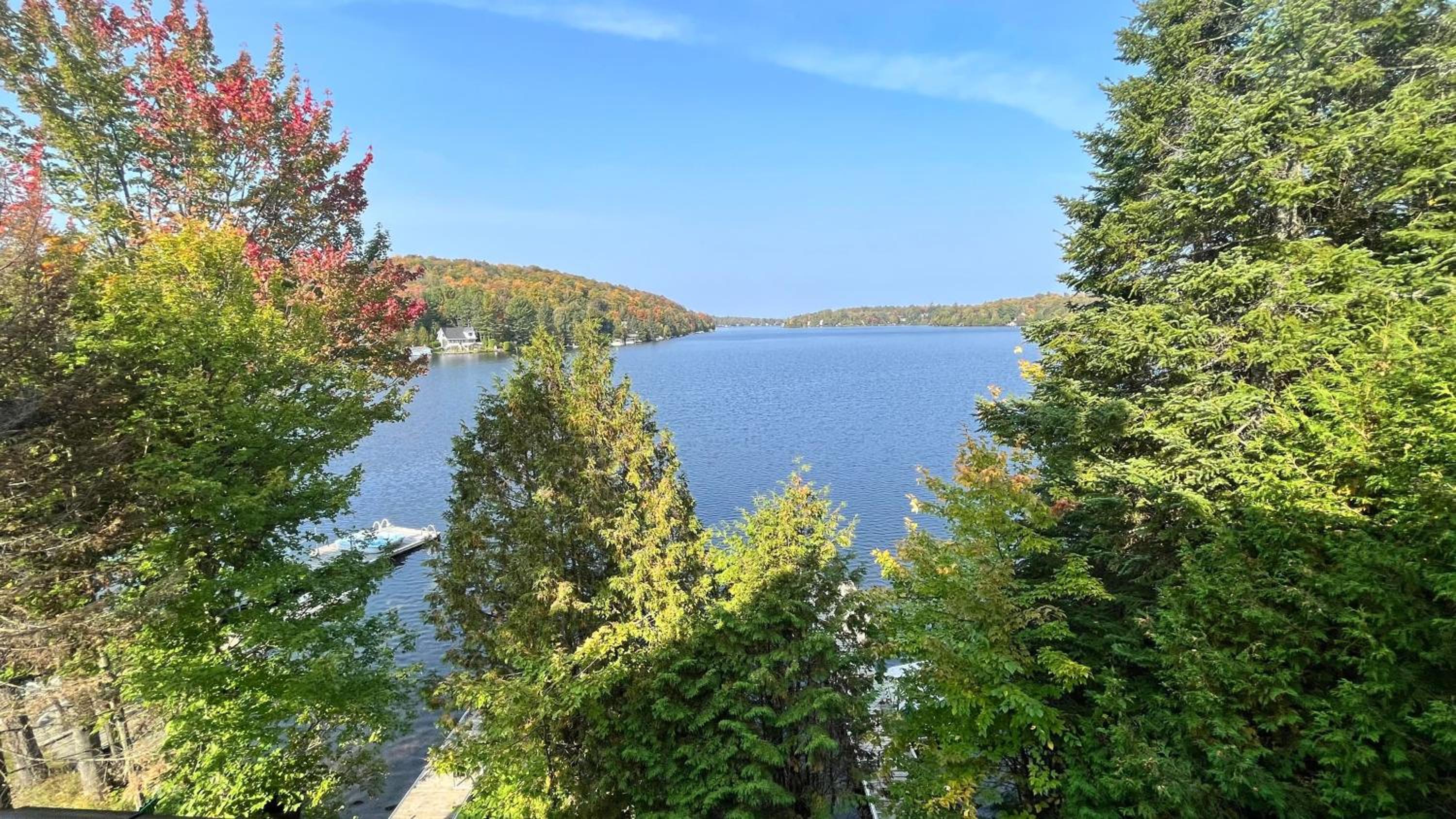 Rustic Waterfront Chalet Panoramic View and Spa