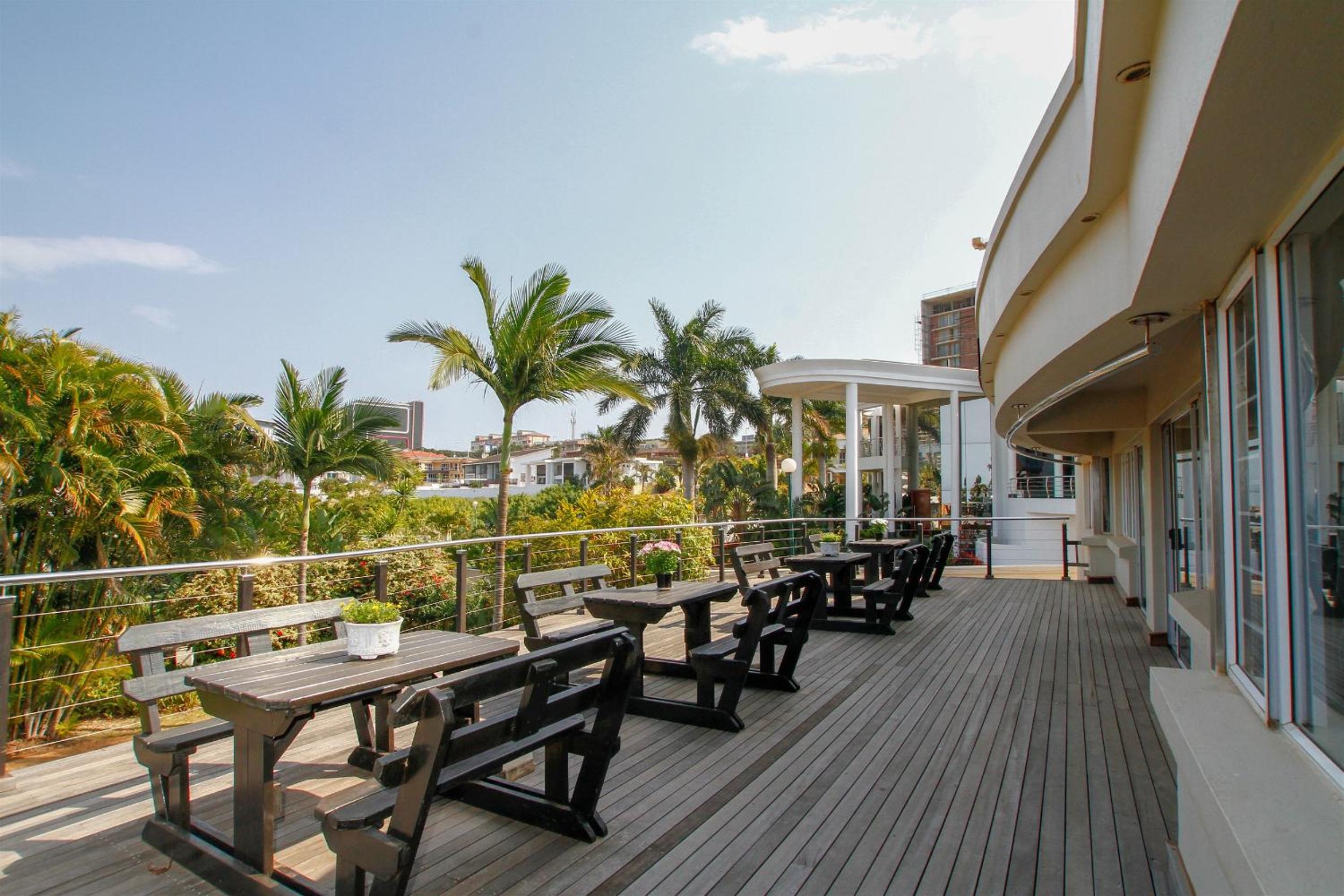 Hotel The Sandringham Bed & Breakfast and Self-Catering - Image 1