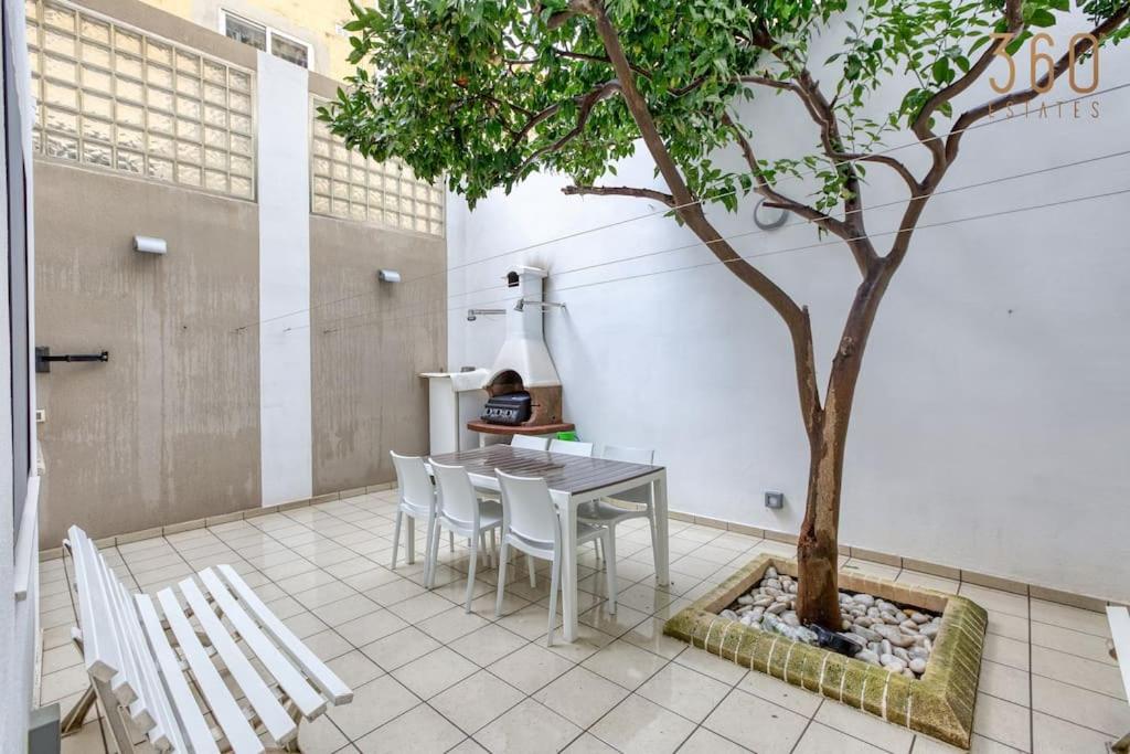 Modern 3BR home with Private Yard & BBQ by 360 Estates view 2